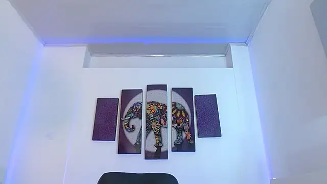 emily_jewell1's cam snapshot