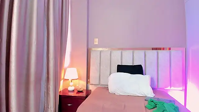 EloiseQuinn's cam snapshot