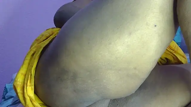 Pooja-suman's cam snapshot