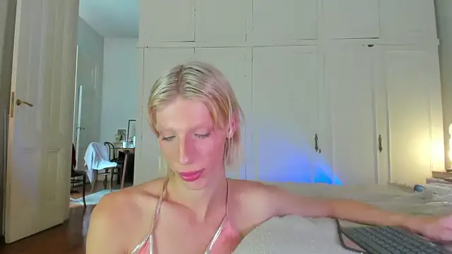 AliceSnowCatt live sex cam