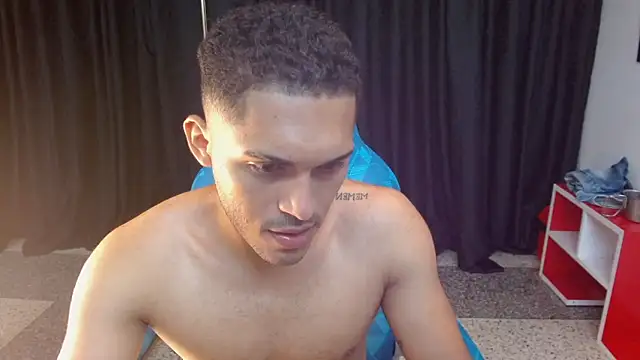 Derek_Storm_'s cam snapshot