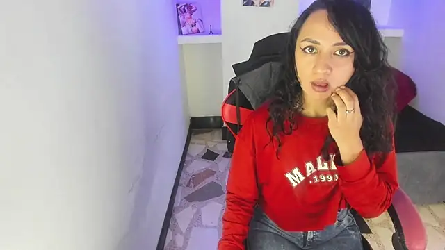 alison_moon7's cam snapshot