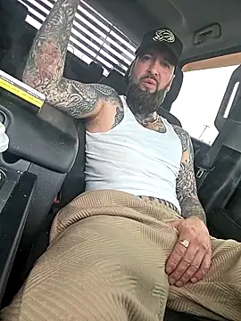 Beardedtattood's cam snapshot