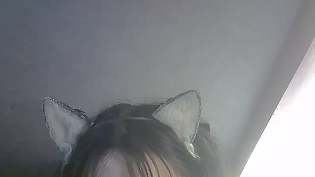 SkinnyKitten live sex cam