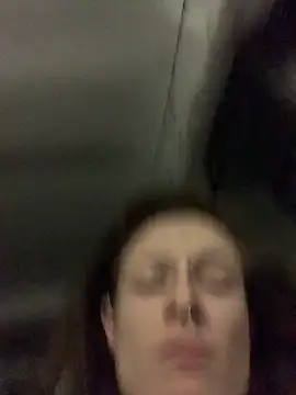 GoldenPussy1329's cam snapshot