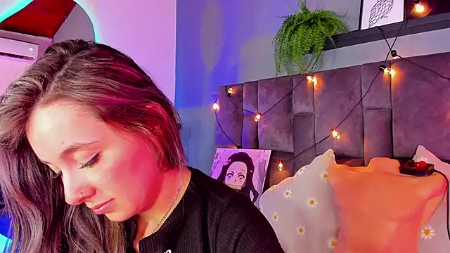 AmbarHills_1's cam snapshot