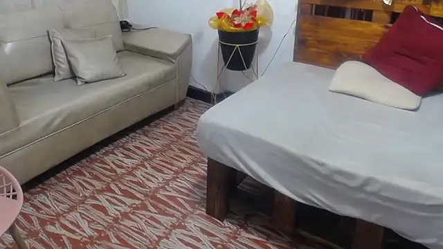 Yeseniaa25_ live sex cam