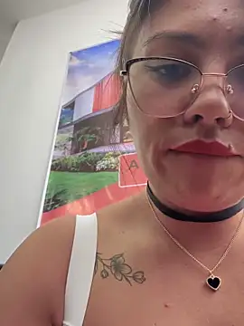 LIZ-06_'s cam snapshot