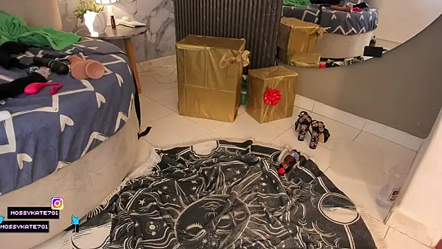 Katemoss70 live sex cam