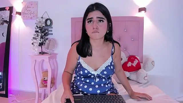 antonellarousee's cam snapshot