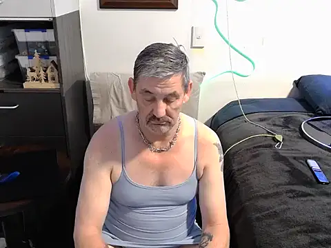 ChunkyMonkey007 live sex cam