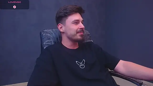 EnzoRace live sex cam