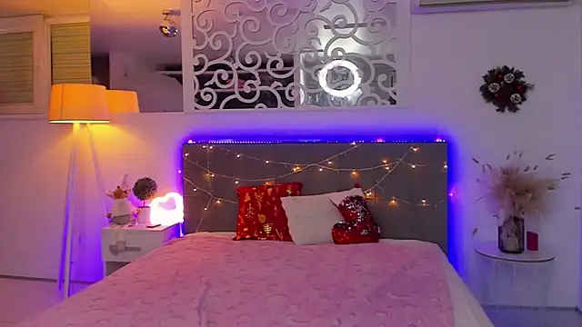 LuisaClover's cam snapshot