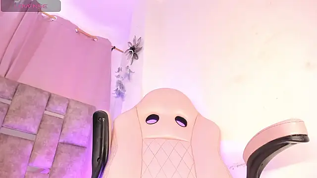 Mia_royal live sex cam