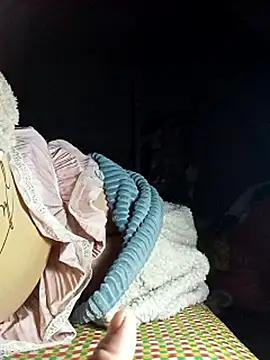 lux-angel's cam snapshot