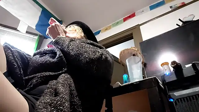 AllyKityKay live sex cam