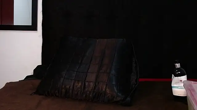 srta_luciana's cam snapshot