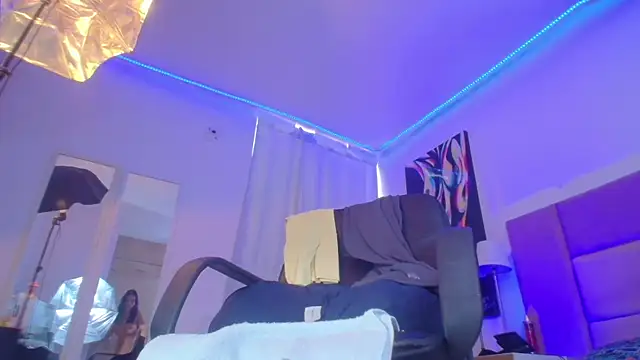 lizzy_squirt live sex cam