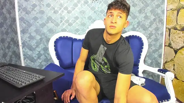 Ethan_Waalker live sex cam