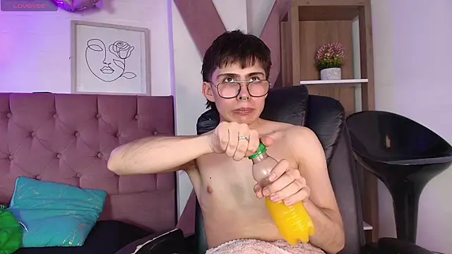 PepperTwink live sex cam
