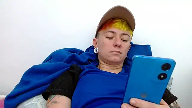 tomboyblue live sex cam