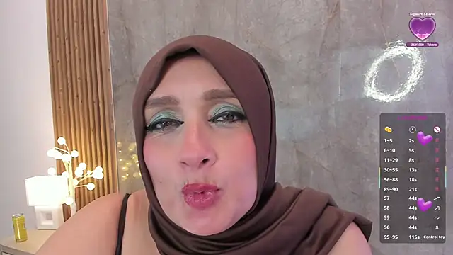 HijabiMilf live sex cam