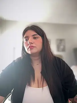 horny_roomiess's cam snapshot