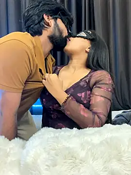 vickyandtania's cam snapshot