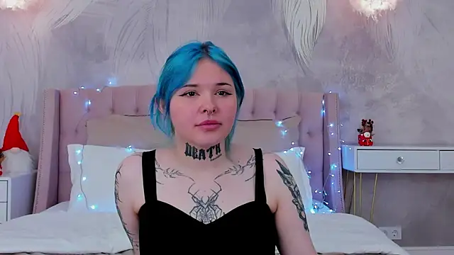 EmmaMalone's cam snapshot