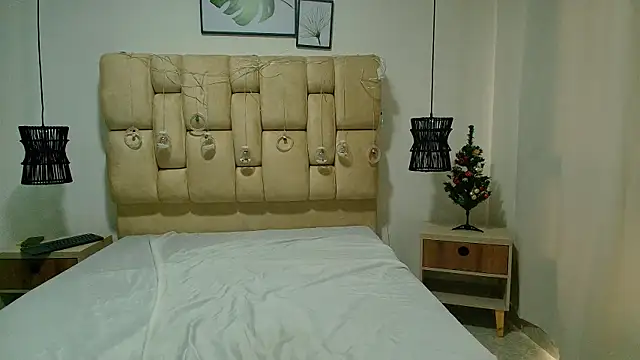 NatashaRoss_t's cam snapshot