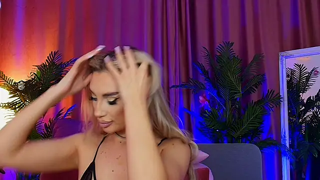 DalidaSelena's cam snapshot