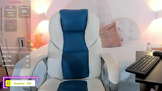 BlondeLesly's cam snapshot