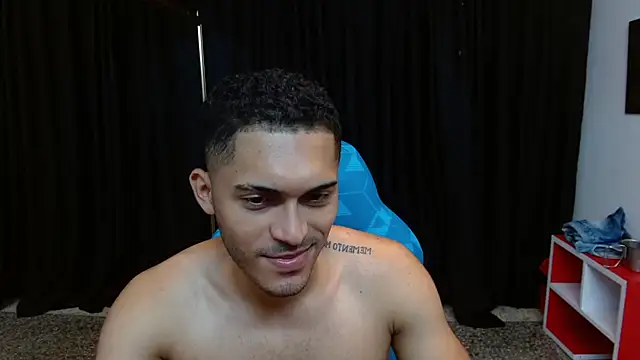 Derek_Storm_'s cam snapshot