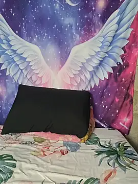 CurvyNoir's cam snapshot