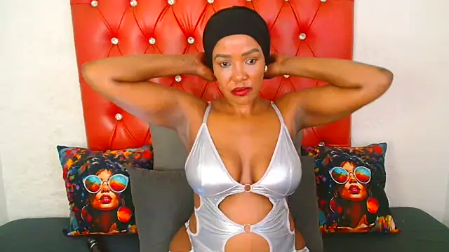 GaggingQueen32's cam snapshot