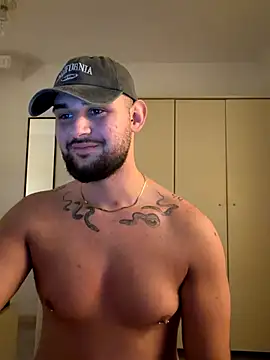 LunaFoxTip's cam snapshot