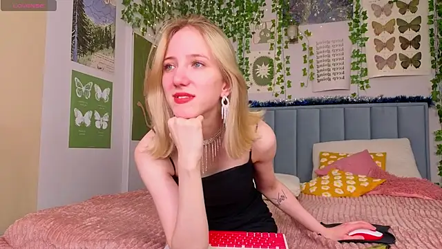 EmmaNovak's cam snapshot