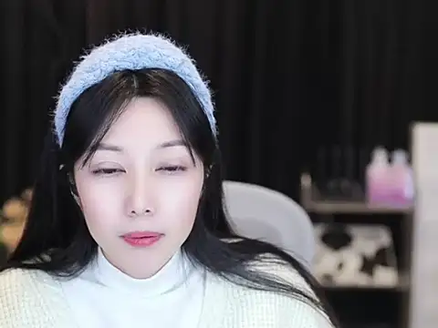 Nuyoah-77 live sex cam