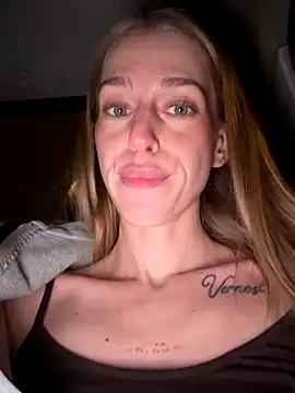 kira_mia live sex cam