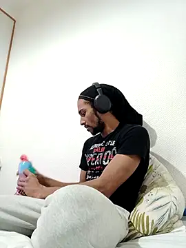 Mikaaa97 live sex cam