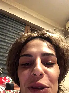 WhiTEChocOlaTE23's cam snapshot