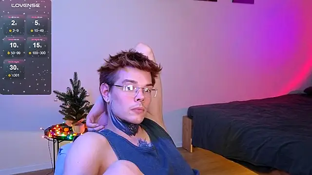 DENIS_HERE's cam snapshot