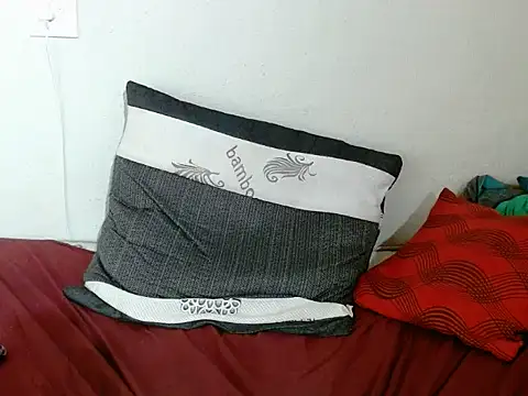 HugeTitties's cam snapshot