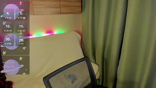 Alice_next_door's cam snapshot