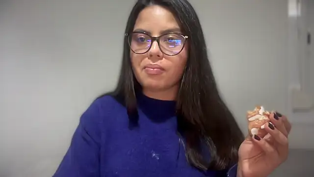 naughty__alexia's cam snapshot