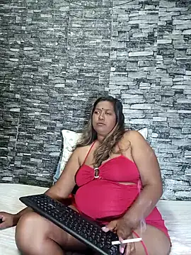 Mammabear_4u's cam snapshot