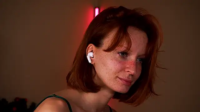 Liuba_Fox's cam snapshot