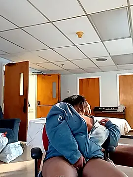 ButterDomiMa's cam snapshot