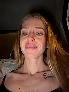 kira_mia live sex cam