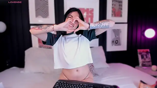 leslie_thompson's cam snapshot